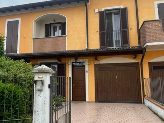Villetta a schiera in vendita di 143 m² in Via Isonzo
