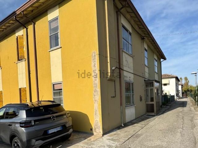 Villetta a schiera in vendita di 143 m² in Via Trecate, 15