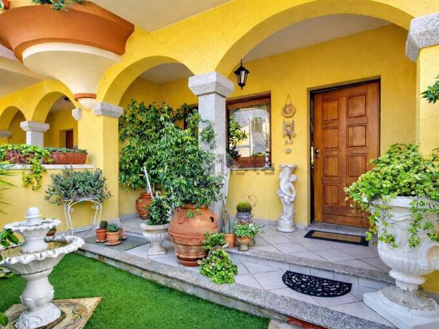 Villetta a schiera in vendita di 143 m² in Via Venafiorita