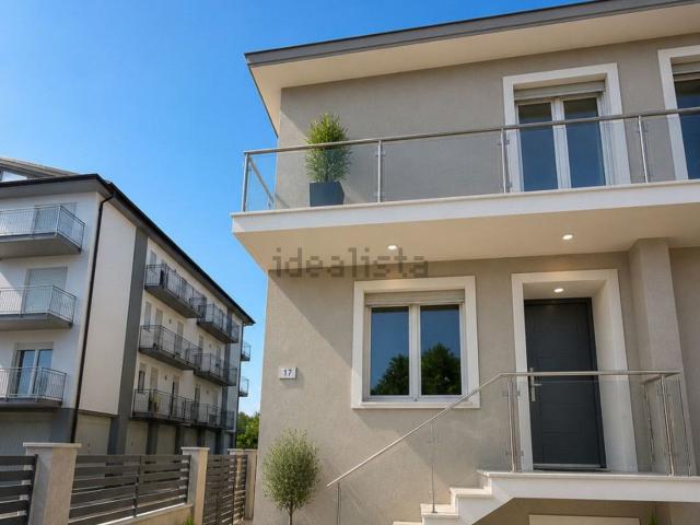 Villetta a schiera in vendita di 144 m² in Via Filippina, 19