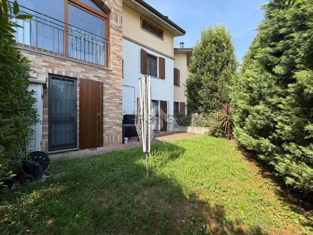 Villetta a schiera in vendita di 144 m² in Via Paolo Borsellino, 35