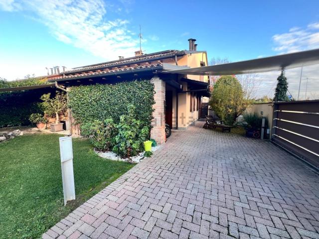 Villetta a schiera in vendita di 145 m² in Via Augusto Franzoj