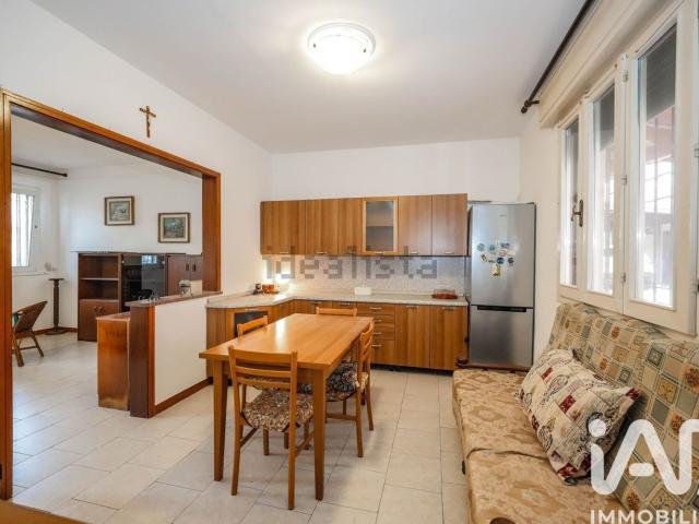Villetta a schiera in vendita di 145 m² in Via Edmo Ido Manzolli, 24