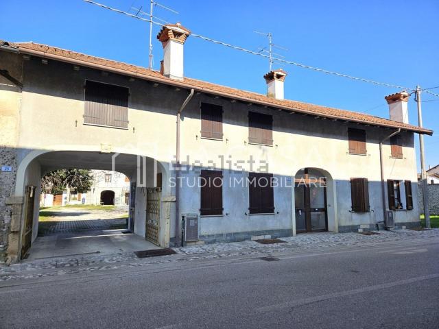 Villetta a schiera in vendita di 145 m² in Via Maggiore, 10