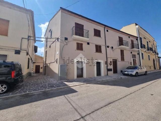 Villetta a schiera in vendita di 145 m² in Via Regina Margherita, 15