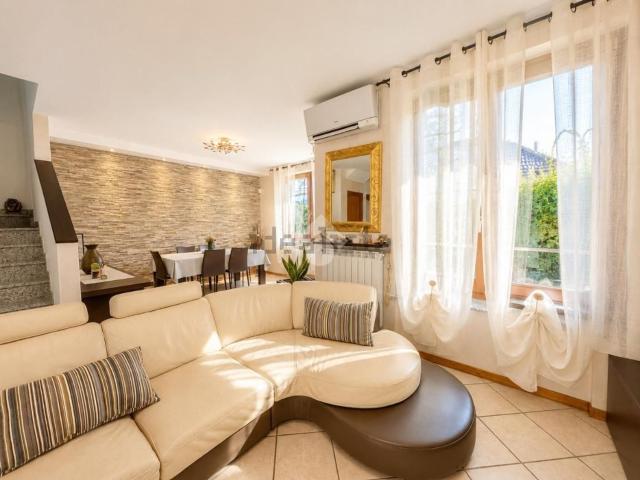 Villetta a schiera in vendita di 146 m² in Via Don Alfonso Ferraresi, 5