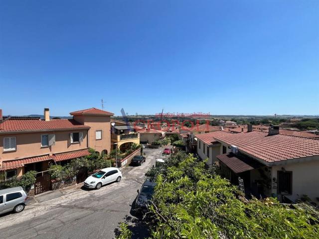 Villetta a schiera in vendita di 146 m² in Via Monte Sirente