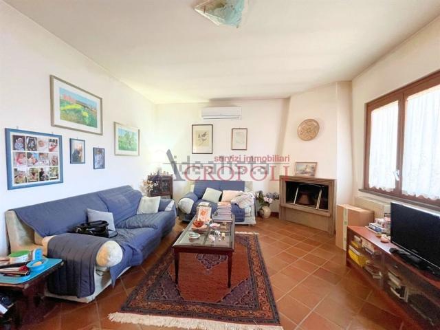 Villetta a schiera in vendita di 146 m² in Via Monte Sirente
