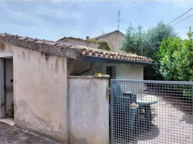 Villetta a schiera in vendita di 146 m² in Via Tomba, 16