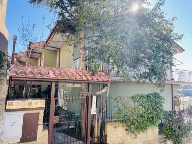 Villetta a schiera in vendita di 146 m² in Via Vittorio Codeluppi