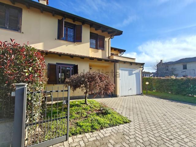 Villetta a schiera in vendita di 147 m² in Via Glicine, 4