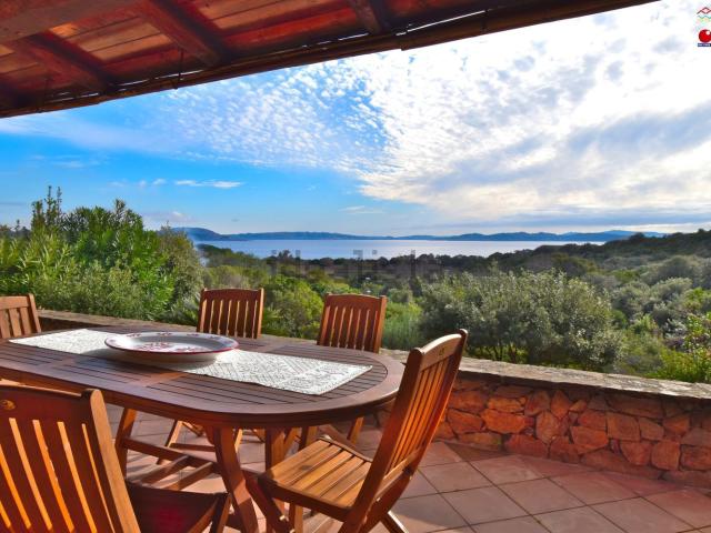 Villetta a schiera in vendita di 147 m² in Via valle dell&apos erica