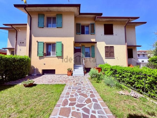 Villetta a schiera in vendita di 148 m² in Via C. Battisti, 13