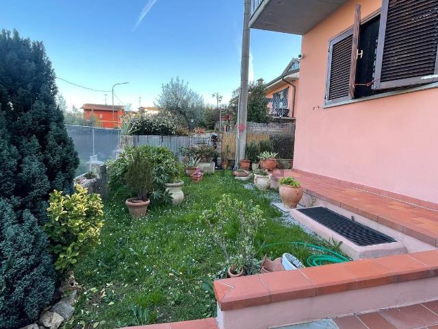 Villetta a schiera in vendita di 149 m² in Via della nievole