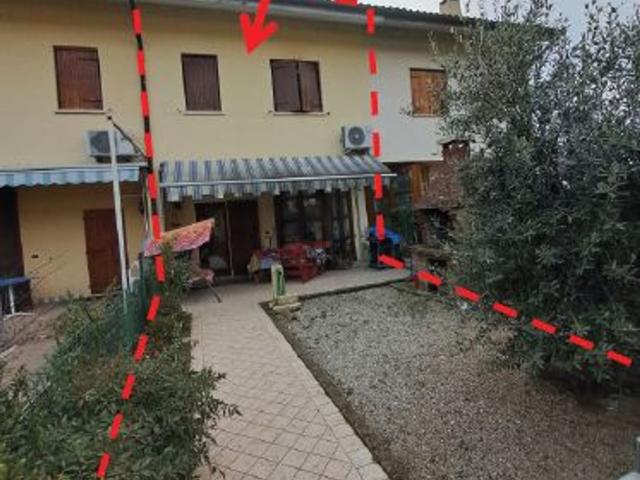 Villetta a schiera in vendita di 150 m² in Via Corne, 15