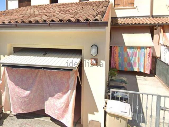 Villetta a schiera in vendita di 150 m² in Via Corne