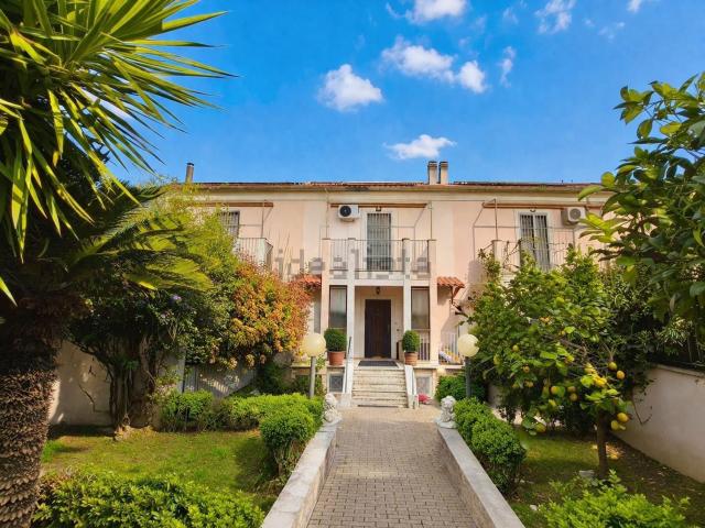 Villetta a schiera in vendita di 150 m² in Via Cairate