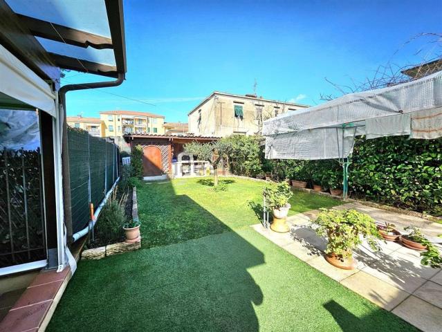 Villetta a schiera in vendita di 150 m² in Via Cervara, 74