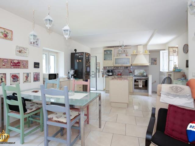 Villetta a schiera in vendita di 150 m² in Via Bavari, 14