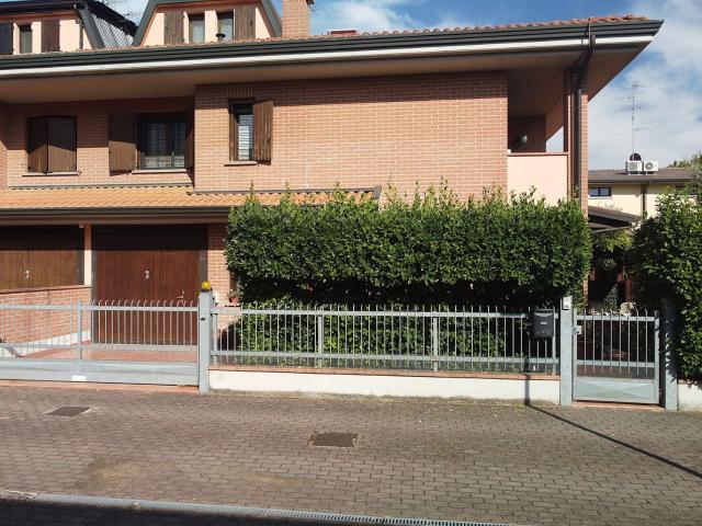 Villetta a schiera in vendita di 150 m² in Via Giuseppe Saragat, 10