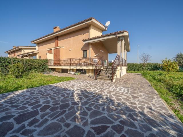 Villetta a schiera in vendita di 150 m² in Via Guglielmo Cappa, 197