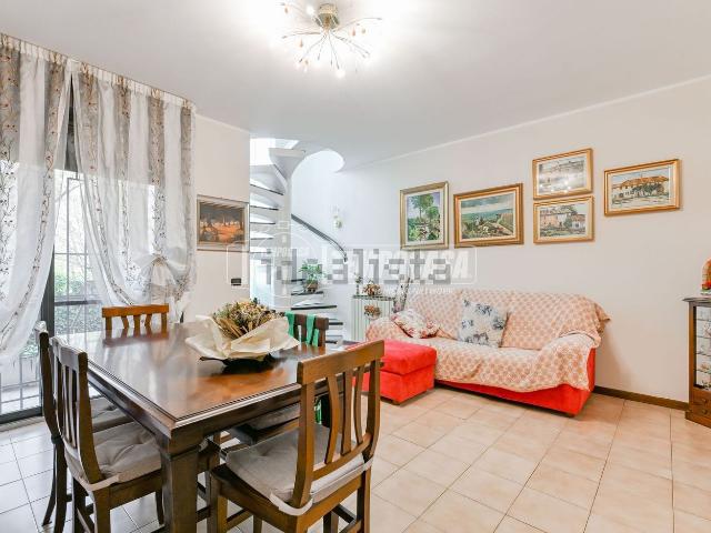 Villetta a schiera in vendita di 150 m² in Via dell&apos Ontano, 5