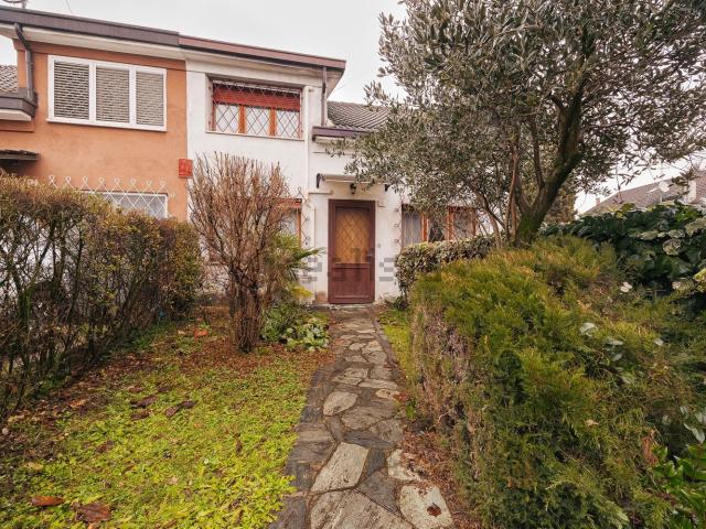 Villetta a schiera in vendita di 150 m² in Via della Camelia, 8