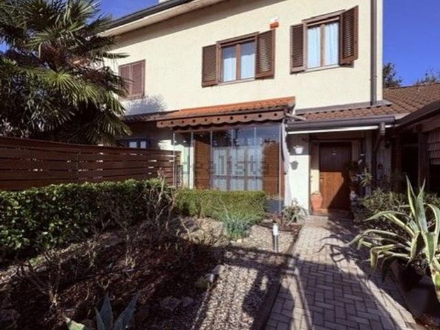 Villetta a schiera in vendita di 150 m² in Via delle Betulle, 14