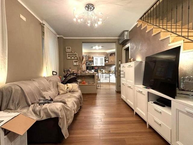 Villetta a schiera in vendita di 150 m² in Via delle Pierone, 55100