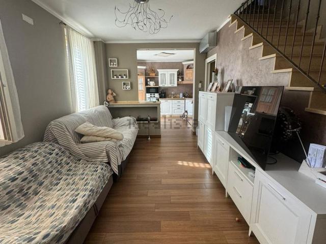 Villetta a schiera in vendita di 150 m² in Via delle Pierone