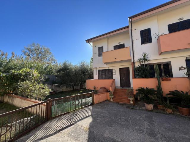 Villetta a schiera in vendita di 150 m² in Via delle Viole, 7
