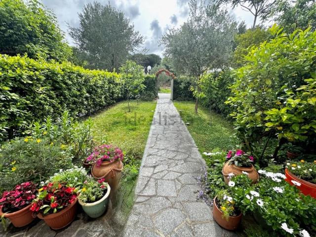Villetta a schiera in vendita di 150 m² in Via di Nudo, 64
