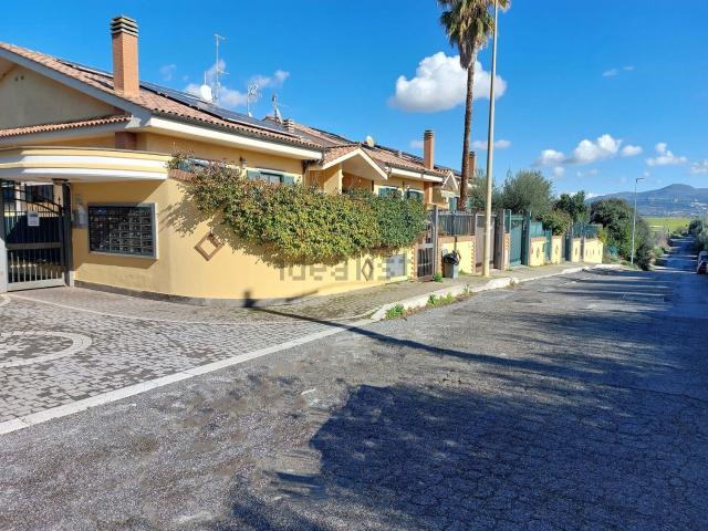 Villetta a schiera in vendita di 150 m² in Via di Spregamore