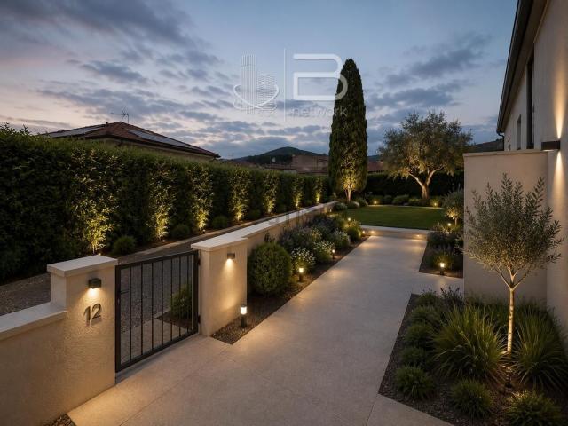Villetta a schiera in vendita di 150 m² in Via Francesca Nord
