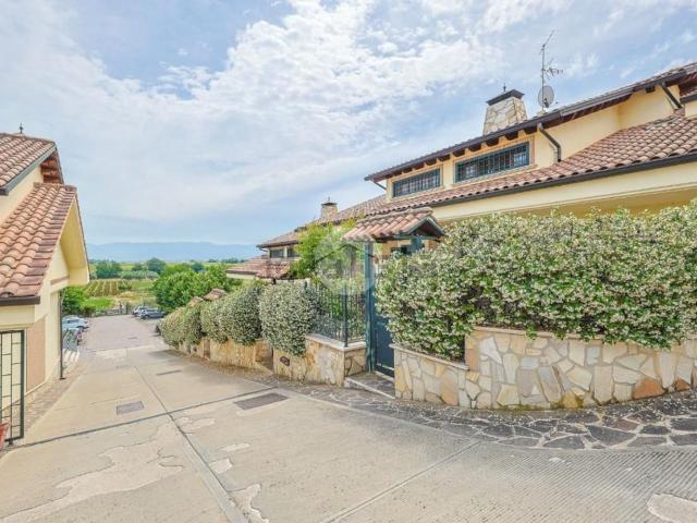 Villetta a schiera in vendita di 150 m² in Via Massa di San Giuliano, 295