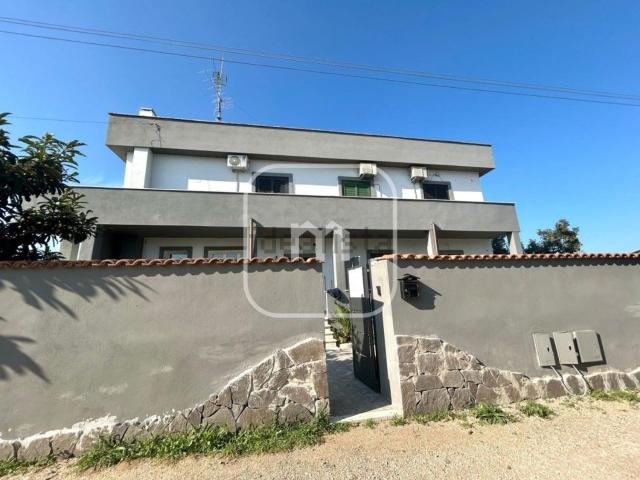 Villetta a schiera in vendita di 150 m² in Via Stradone del Sandalo, 18