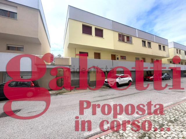Villetta a schiera in vendita di 150 m² in Via Svizzera, 13