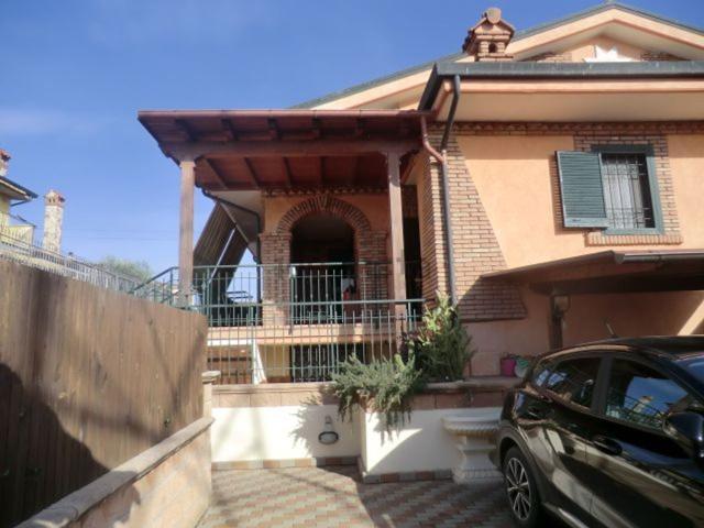 Villetta a schiera in vendita di 150 m² in Via Poli, 24