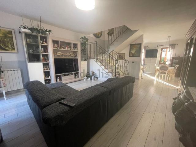 Villetta a schiera in vendita di 150 m² in Via Provinciale Avenza Sarzana, 35