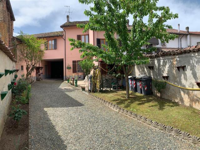 Villetta a schiera in vendita di 150 m² in Via Villalvernia