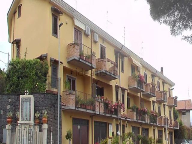 Villetta a schiera in vendita di 150 m² in Via Zafferana Milo, 2