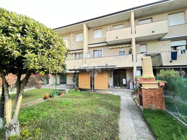 Villetta a schiera in vendita di 151 m² in Via A. De Gasperi, 9