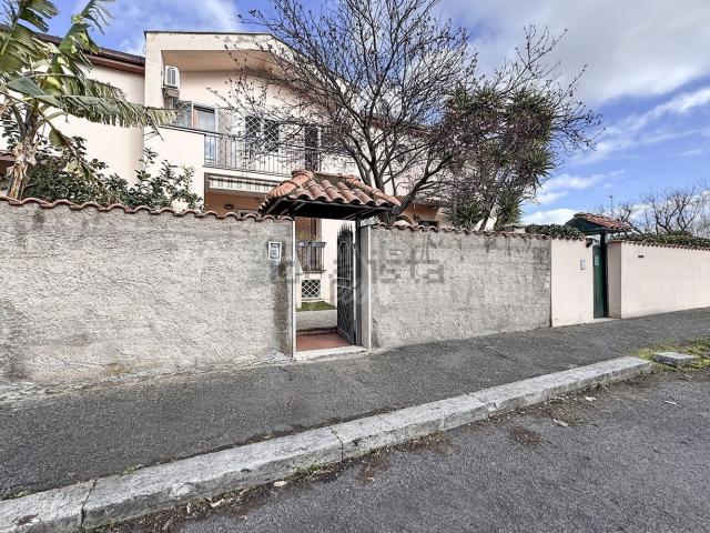 Villetta a schiera in vendita di 151 m² in Via delle Alghe, 8