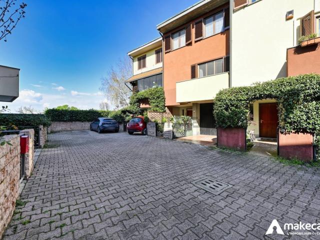 Villetta a schiera in vendita di 151 m² in Via Mons.Norberto Perini, 21