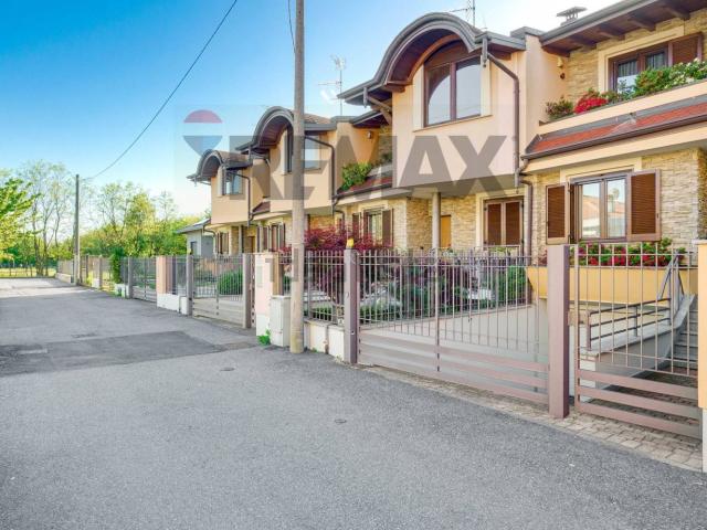 Villetta a schiera in vendita di 152 m² in Via dell&apos  Usignolo, 35