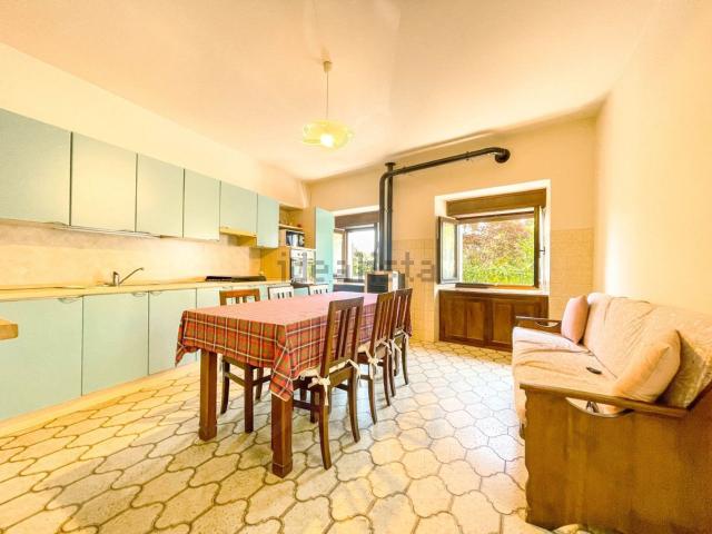 Villetta a schiera in vendita di 152 m² in Via F.lli Strigini, 17