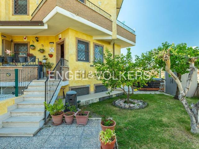 Villetta a schiera in vendita di 152 m² in Via Fulda