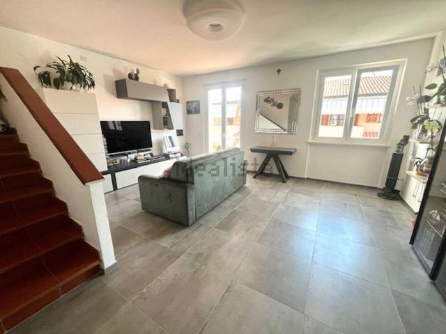 Villetta a schiera in vendita di 153 m² in Via delle Acacie, 24
