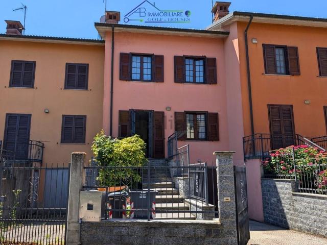 Villetta a schiera in vendita di 153 m² in Via Eva Barisone