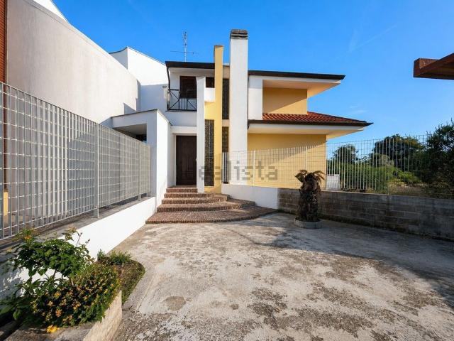 Villetta a schiera in vendita di 154 m² in Via dei Zucchetti, 52